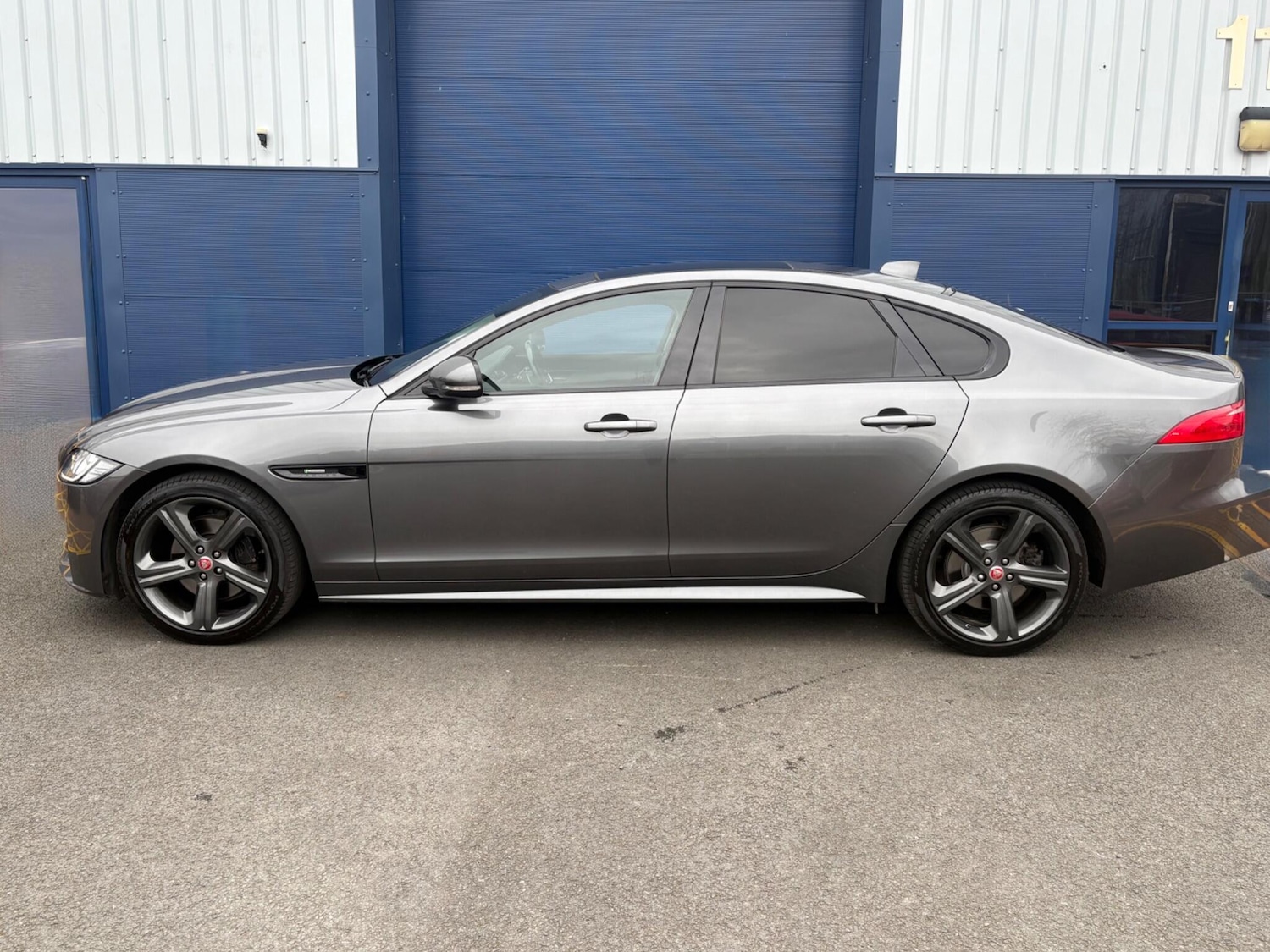 Used Jaguar XF 2018 for sale - 77940665: Photo 4