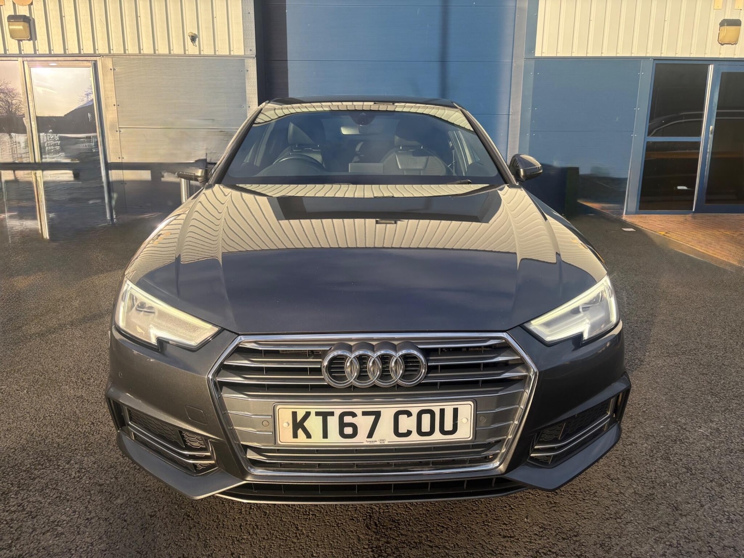 Used Audi A4 2017 for sale - 77358878: Photo 2