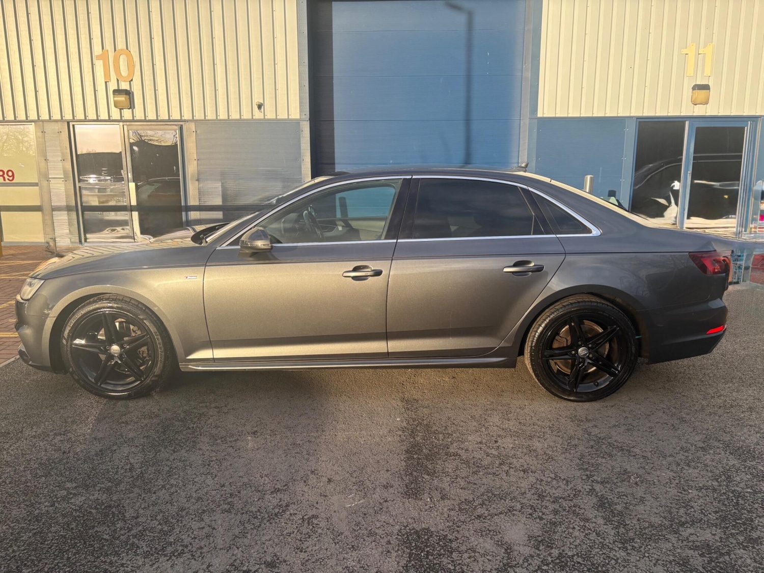 Used Audi A4 2017 for sale - 77358878: Photo 4