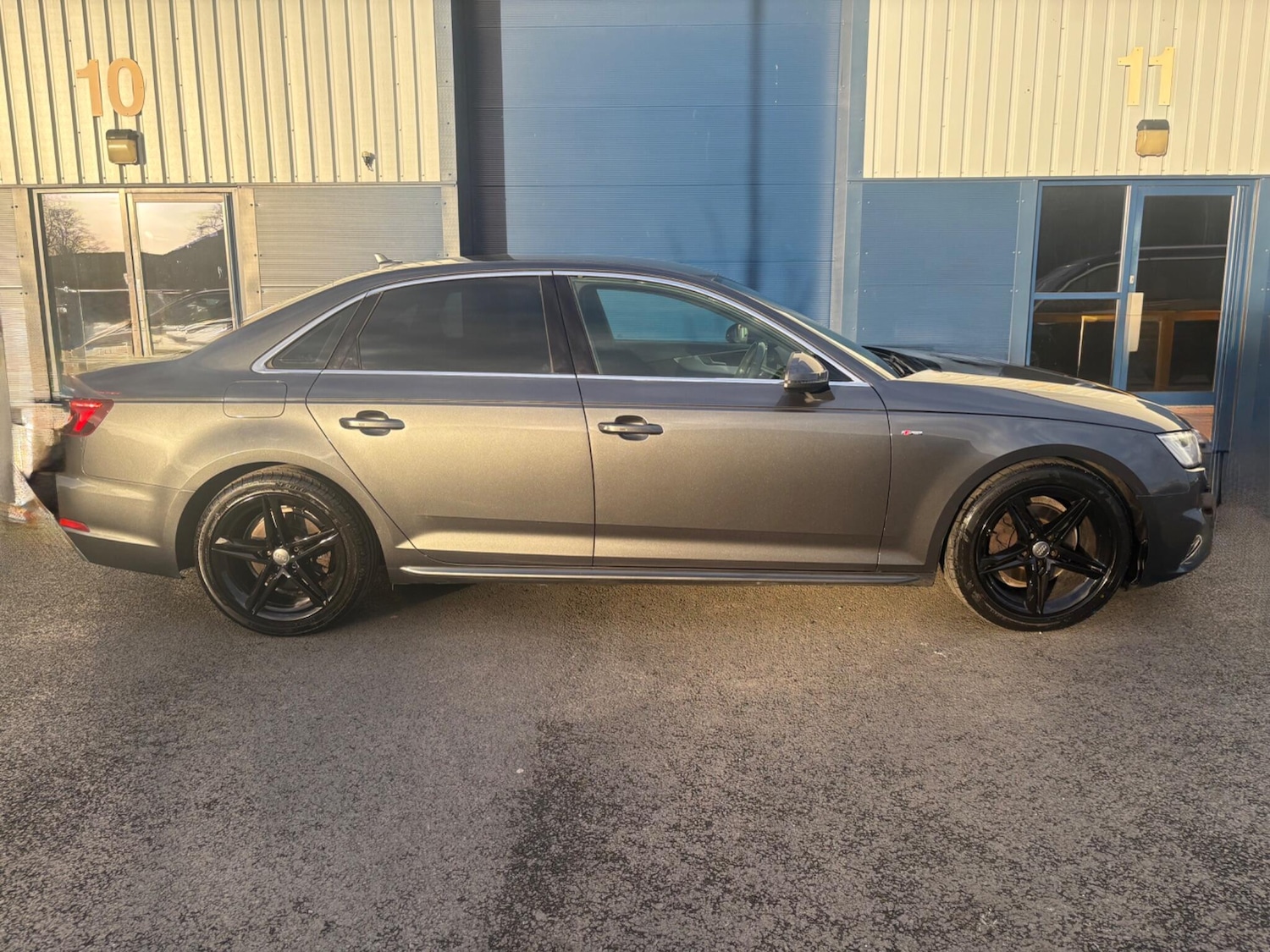 Used Audi A4 2017 for sale - 77358878: Photo 5