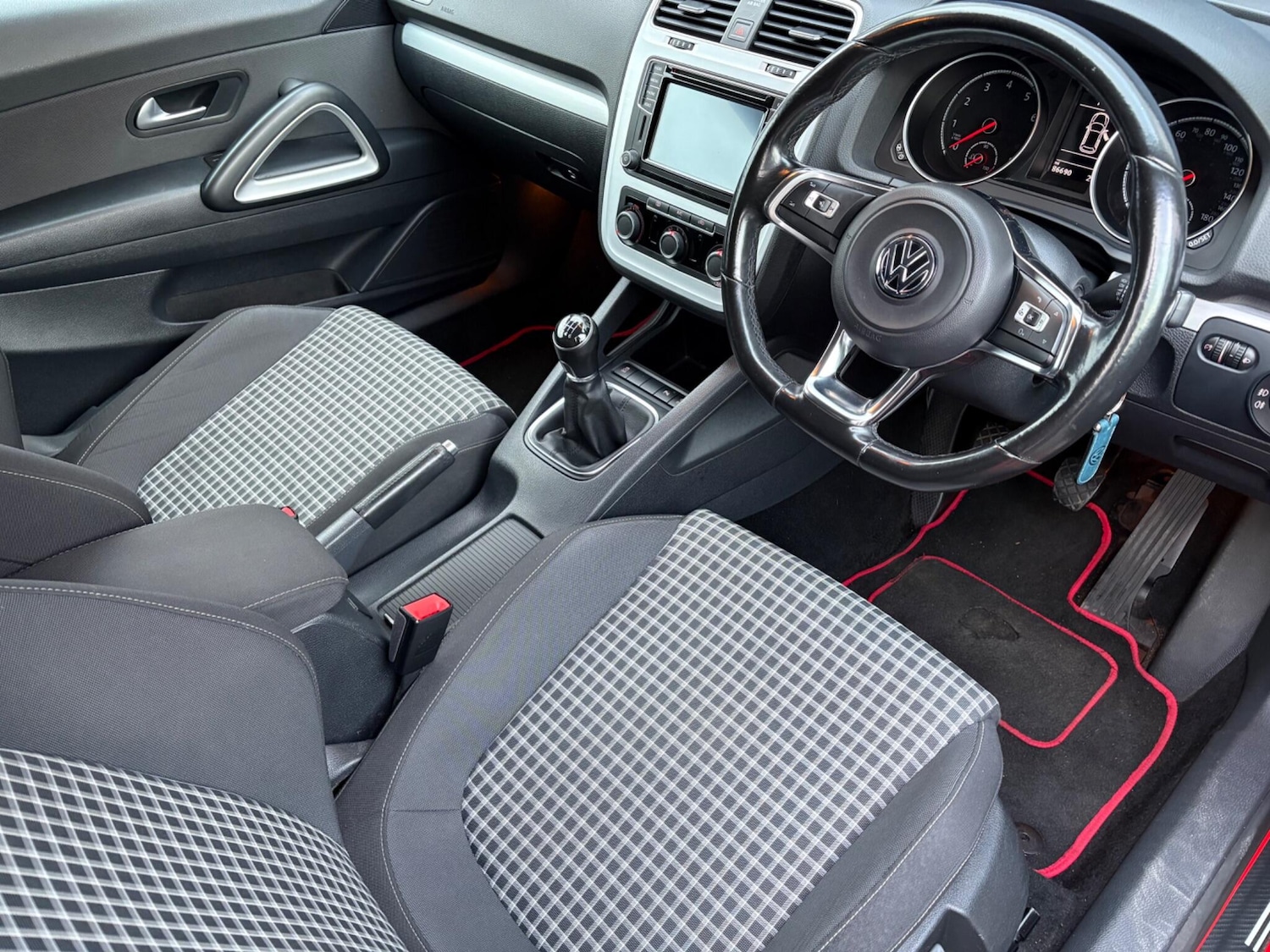 Used Volkswagen Scirocco 2015 for sale - 77029362: Photo 14