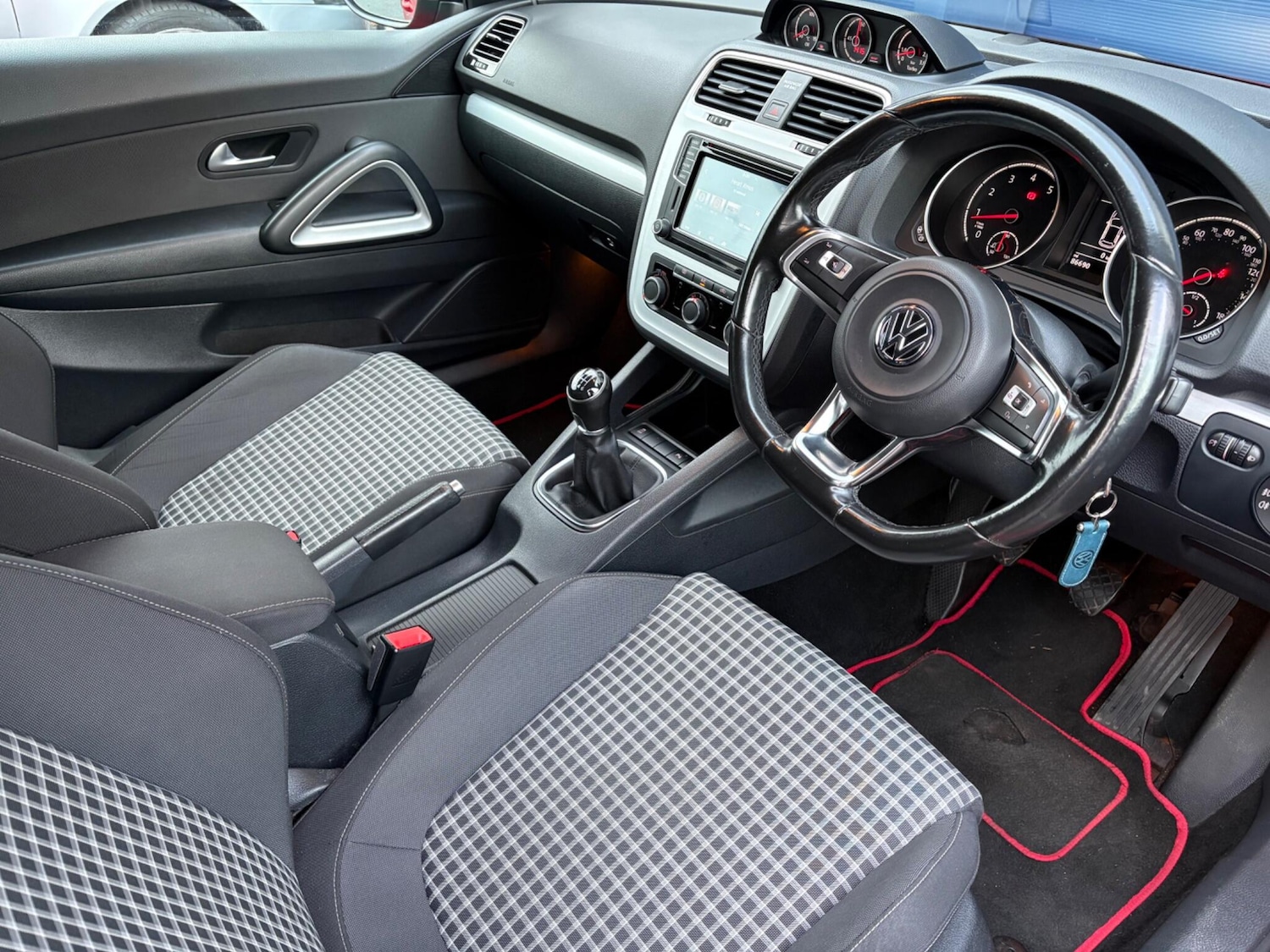 Used Volkswagen Scirocco 2015 for sale - 77029362: Photo 24