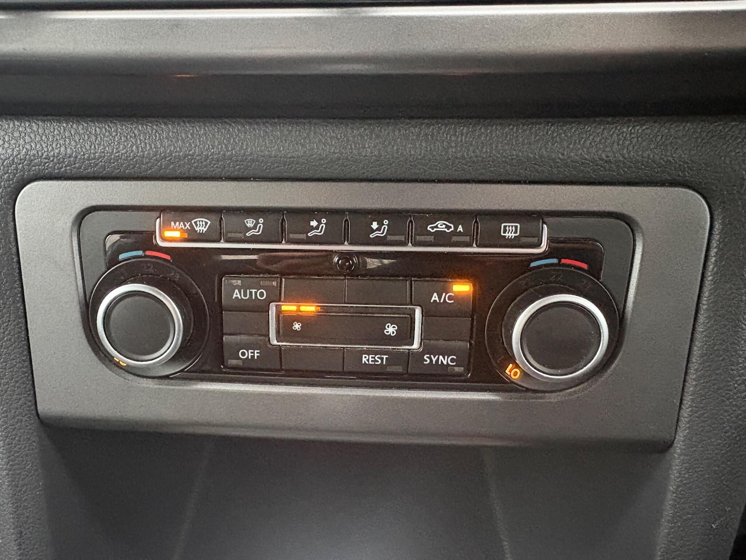 Used Volkswagen Amarok 2017 for sale - 77824846: Photo 23