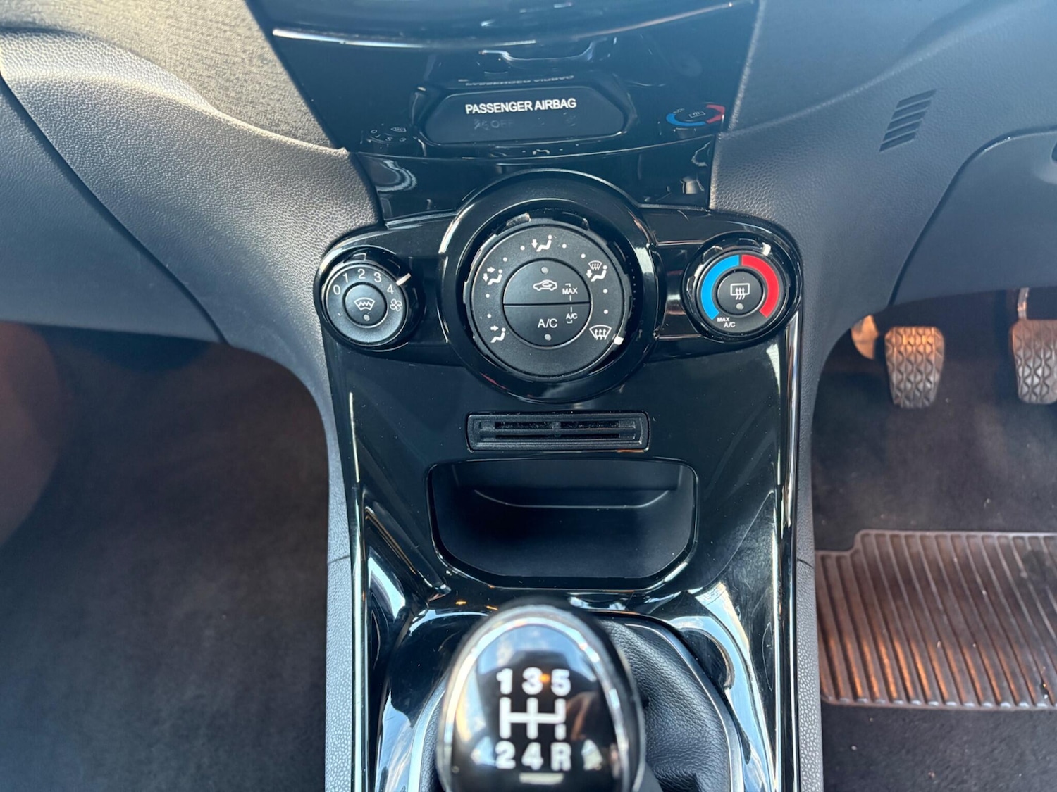 Used Ford Fiesta 2017 for sale - 76995869: Photo 15