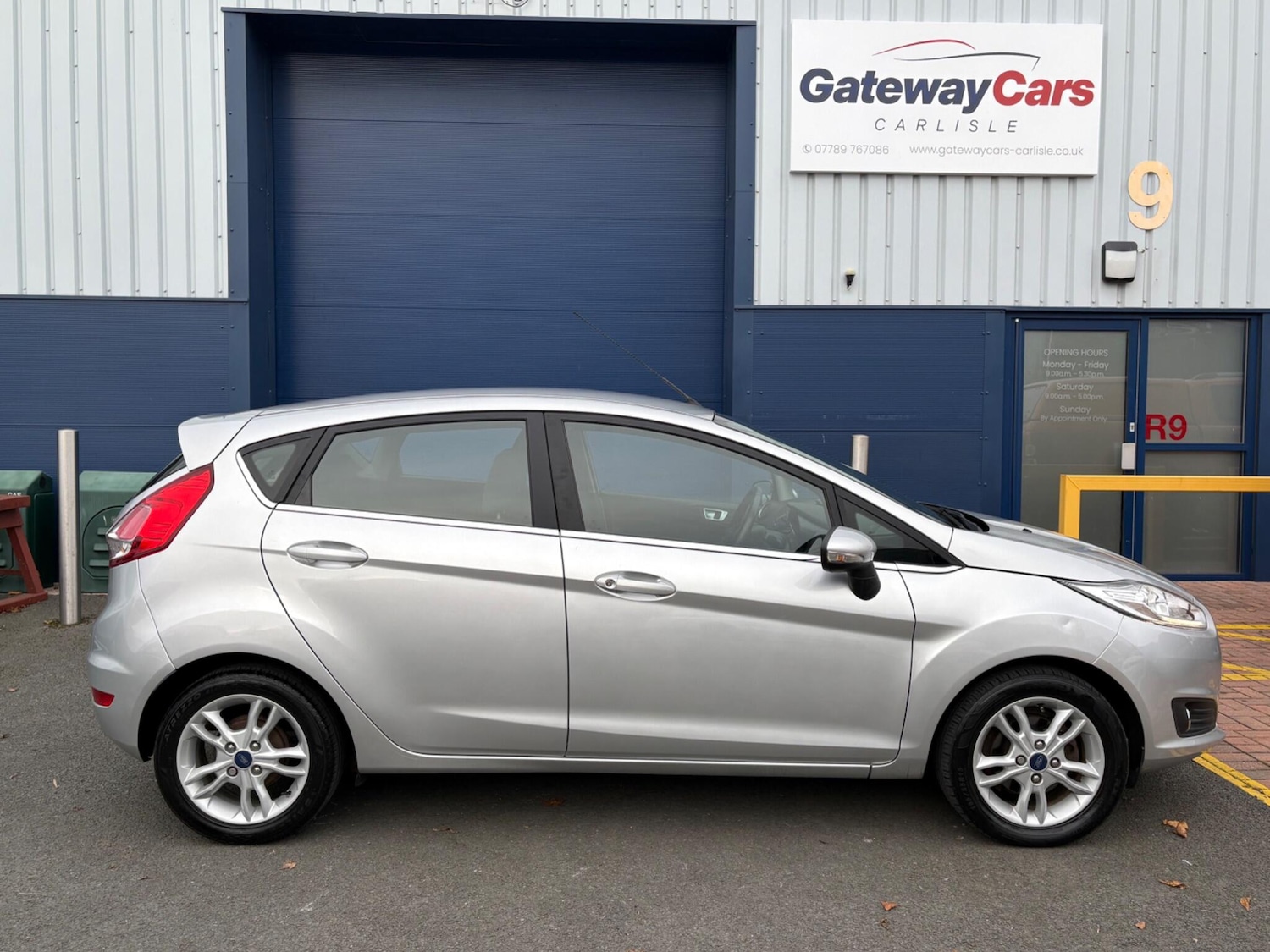 Used Ford Fiesta 2017 for sale - 76995869: Photo 2