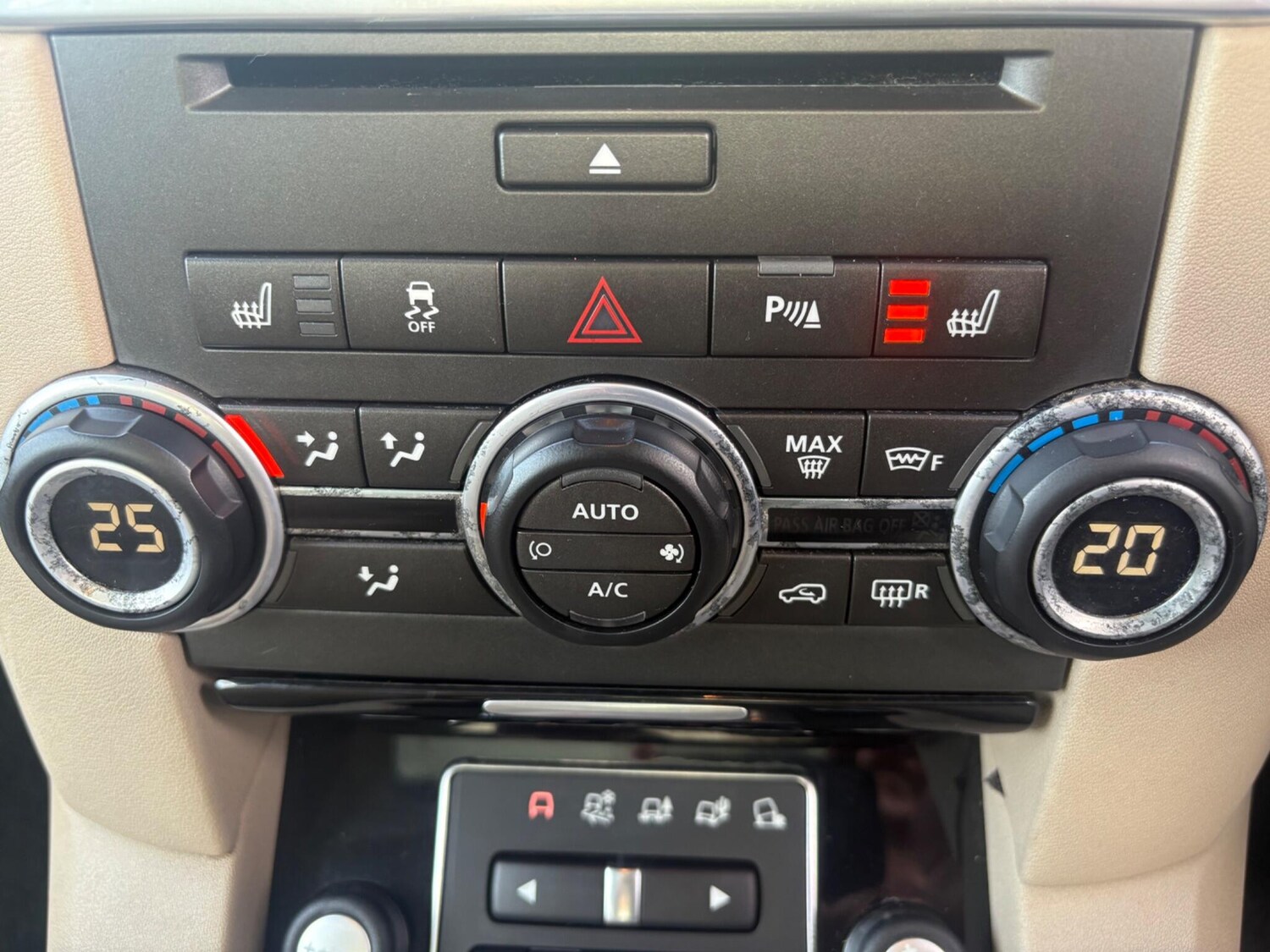 Used Land Rover Discovery 4 for sale - 77696740: Photo 18