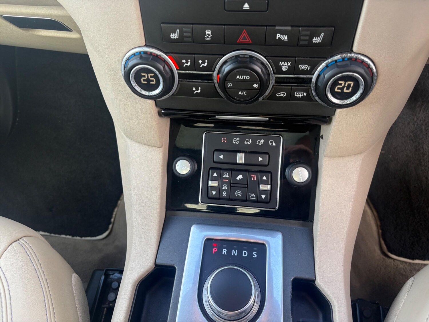 Used Land Rover Discovery 4 for sale - 77696740: Photo 28