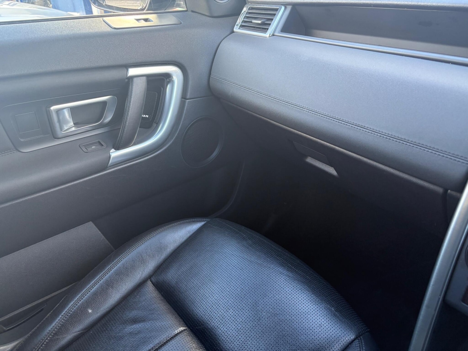 Used Land Rover Discovery Sport 2018 for sale - 76349717: Photo 11