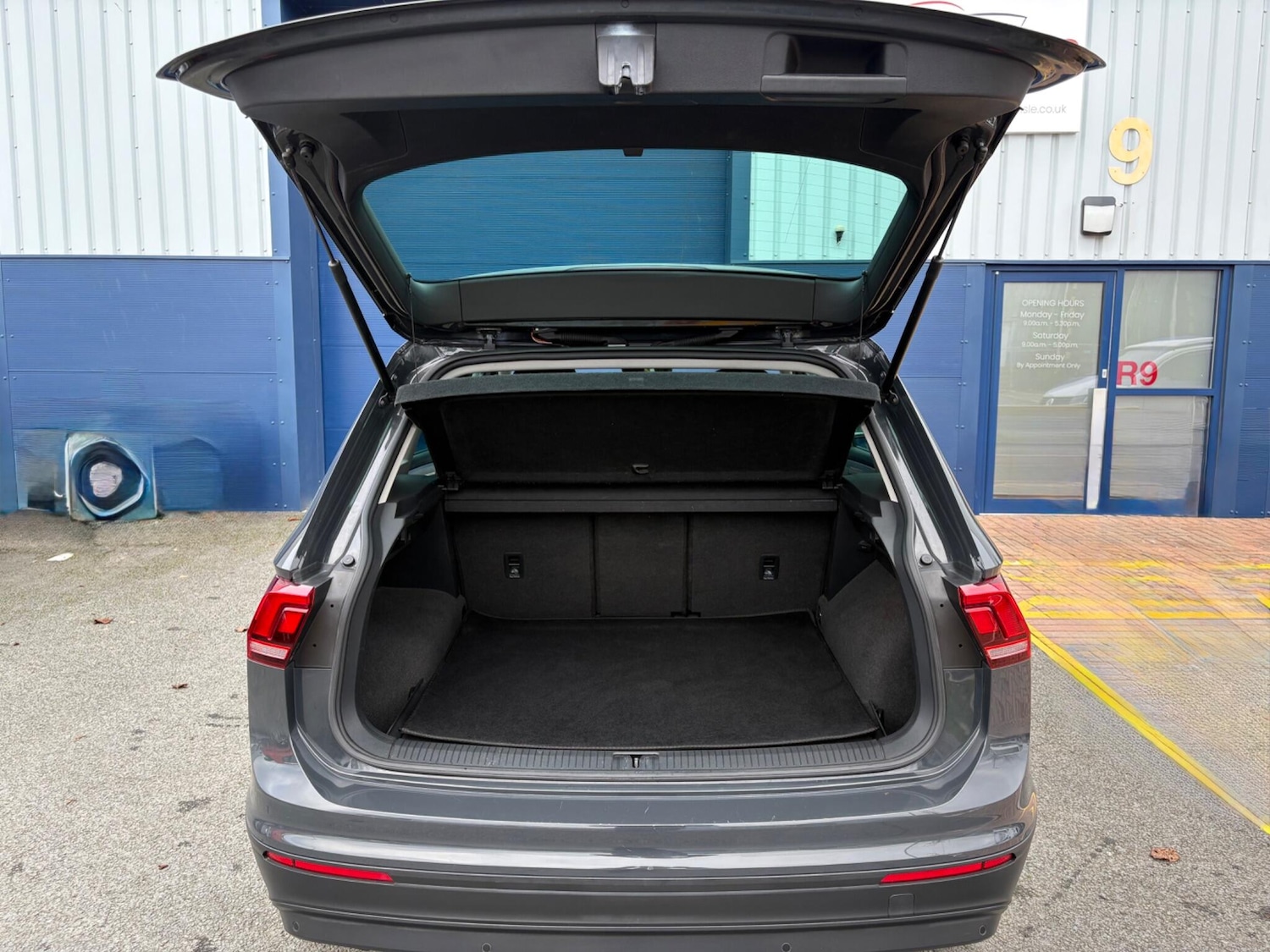 Used Volkswagen Tiguan 2018 for sale - 77054047: Photo 11