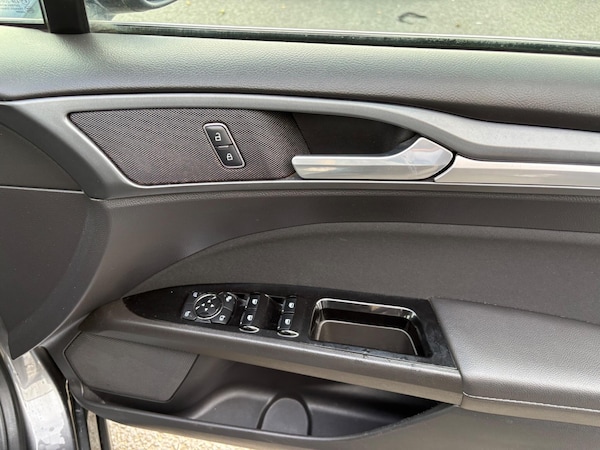 Used Ford Mondeo 2015 for sale - 76239584: Photo 11