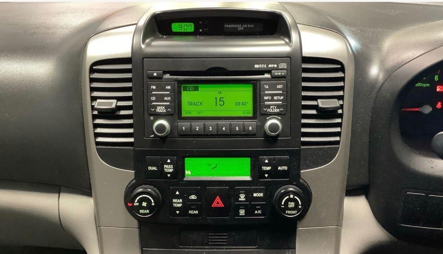 Used Kia Sedona 2011 for sale - 77663557: Photo 8