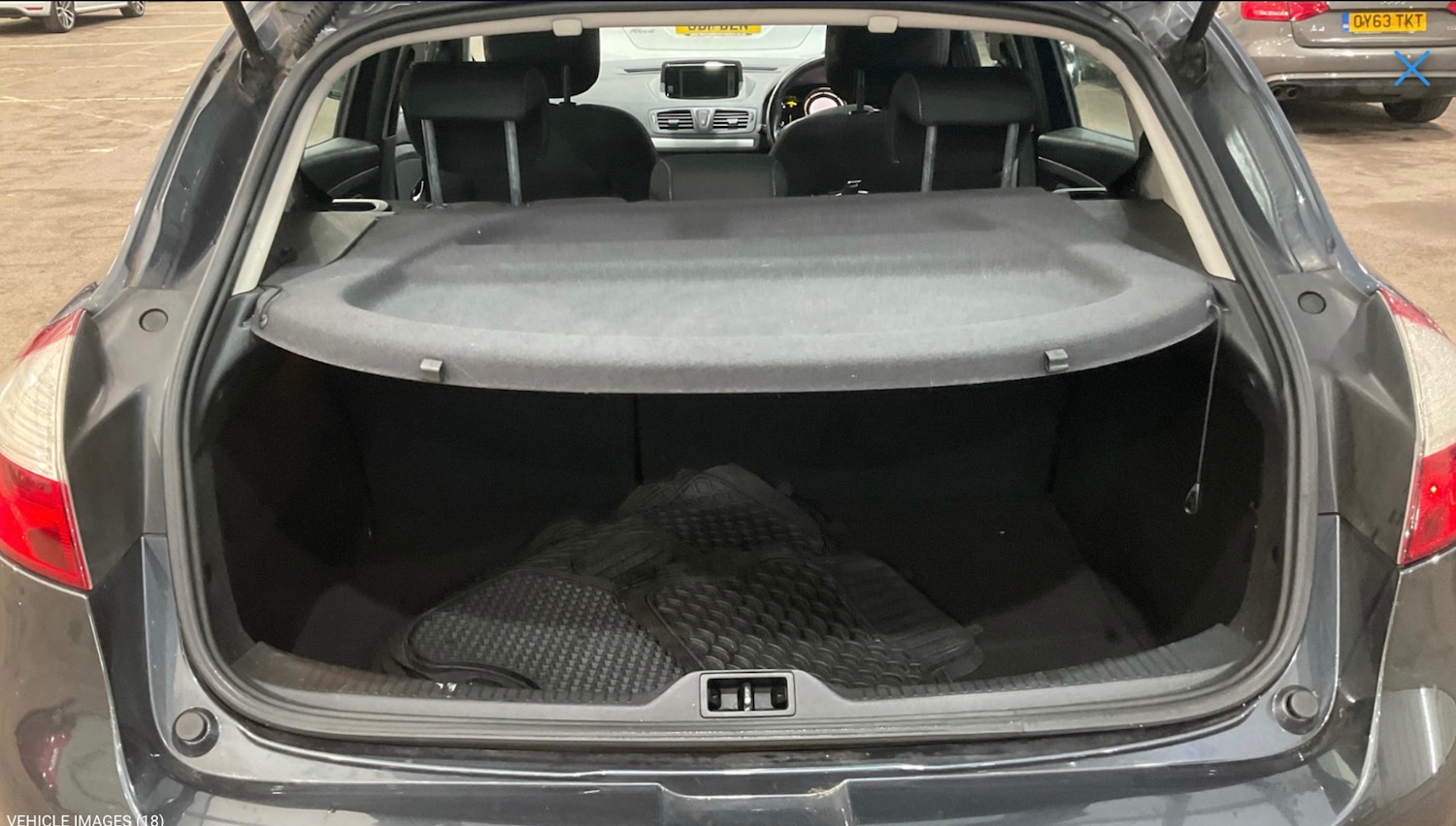 Used Renault Megane 2013 for sale - 76358409: Photo 11