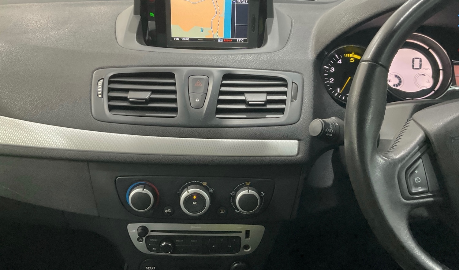 Used Renault Megane 2013 for sale - 76358409: Photo 8