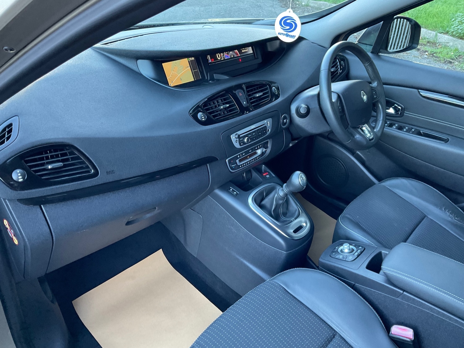 Used Renault Grand Scenic 2014 for sale - 76405489: Photo 10