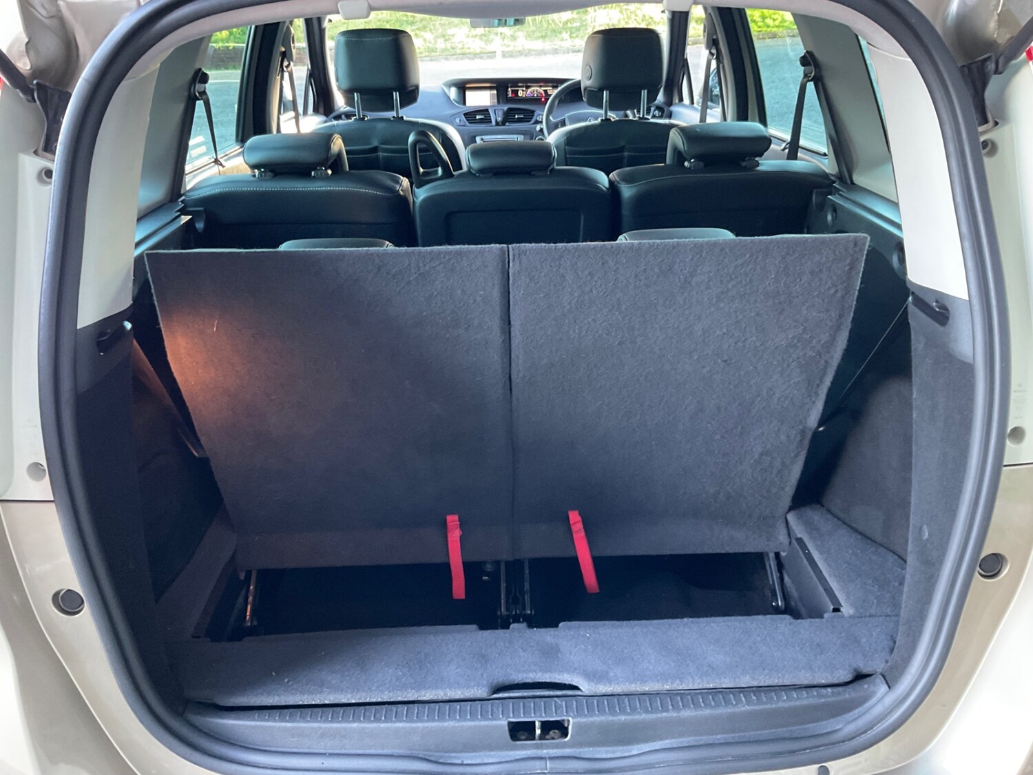 Used Renault Grand Scenic 2014 for sale - 76405489: Photo 12