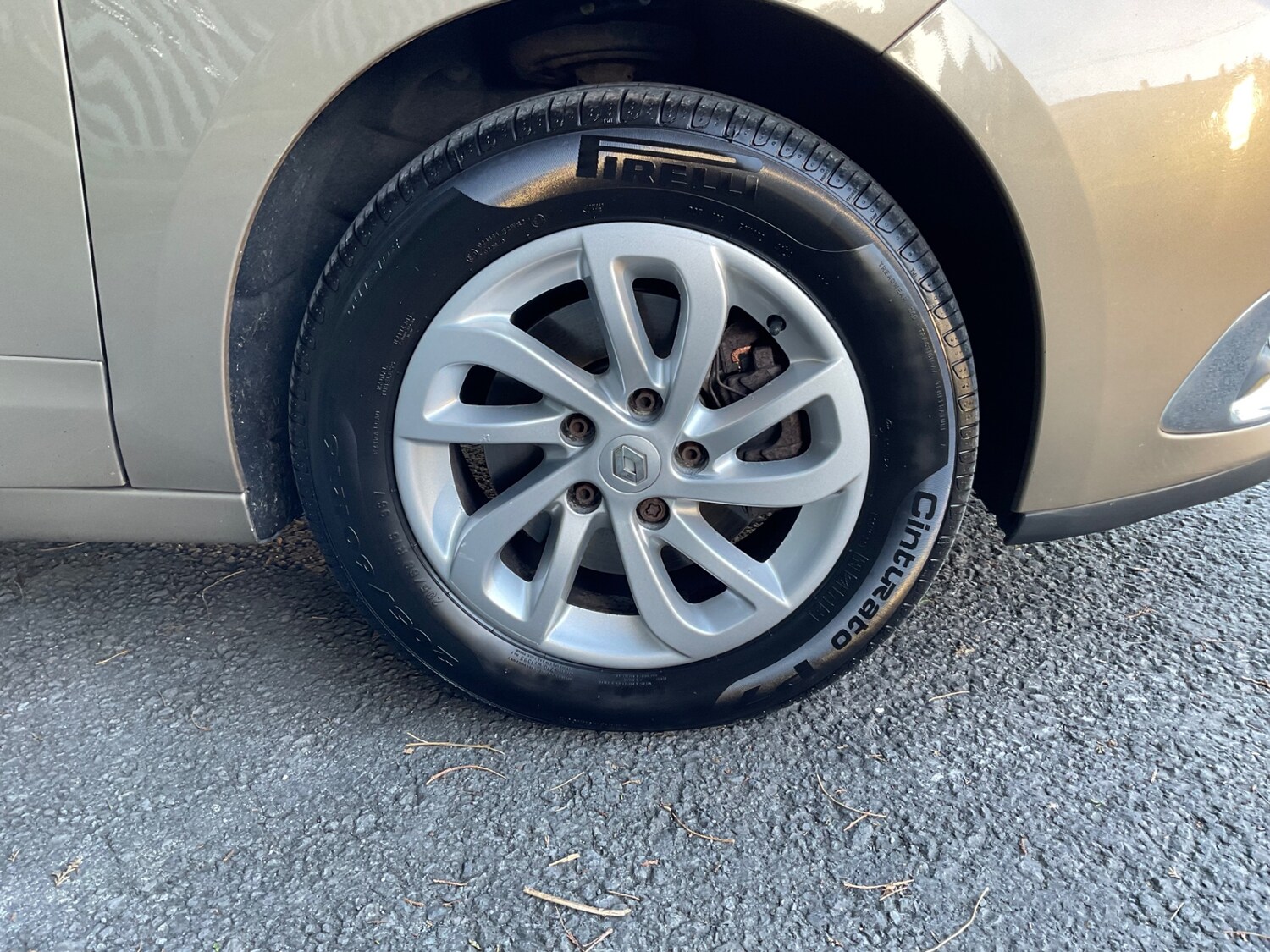 Used Renault Grand Scenic 2014 for sale - 76405489: Photo 17