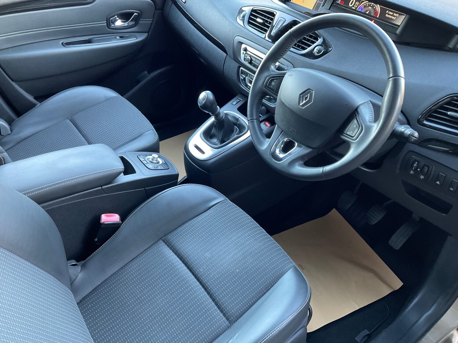 Used Renault Grand Scenic 2014 for sale - 76405489: Photo 9