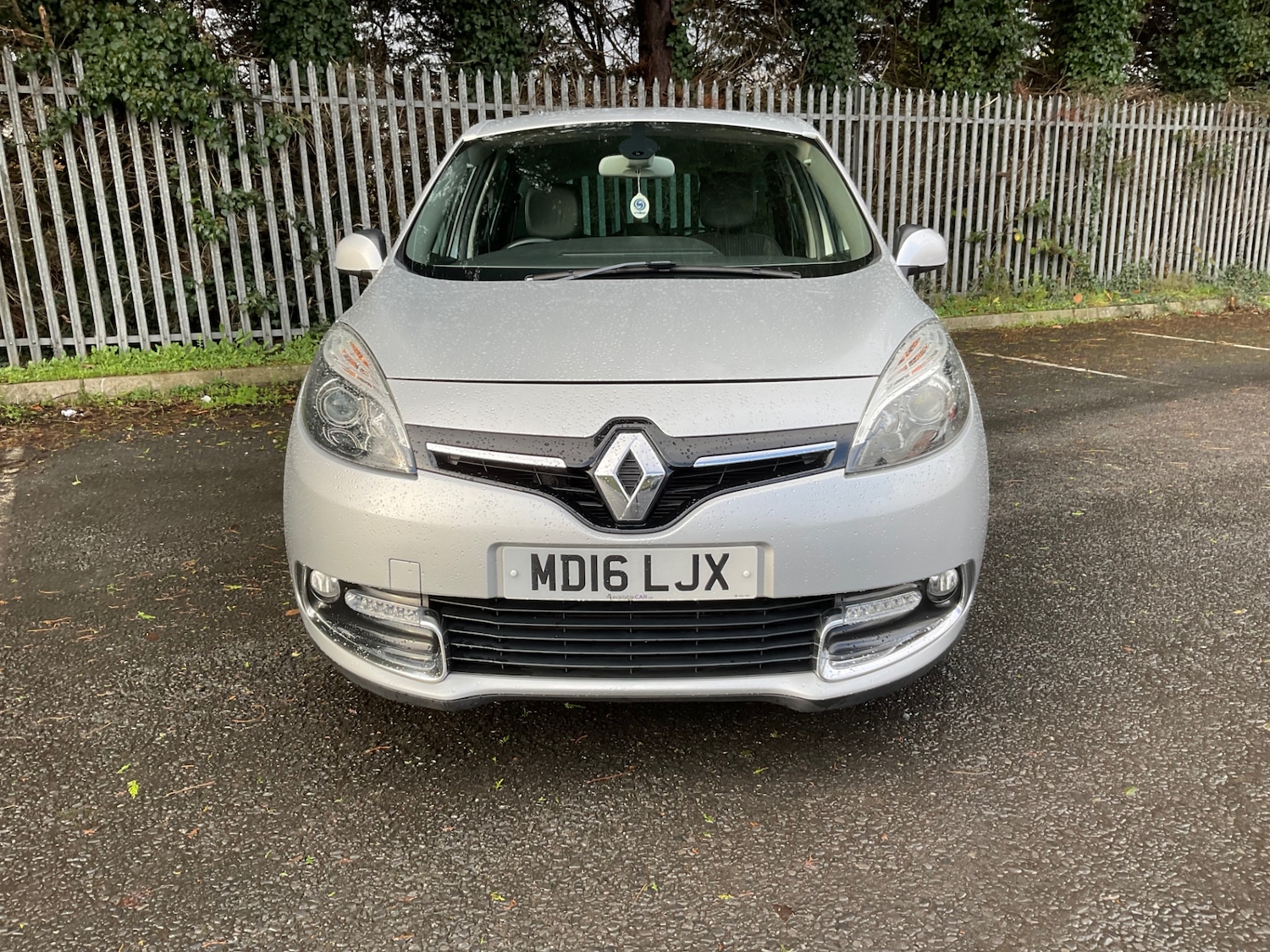 Used Renault Scenic 2016 for sale - 76667894: Photo 2