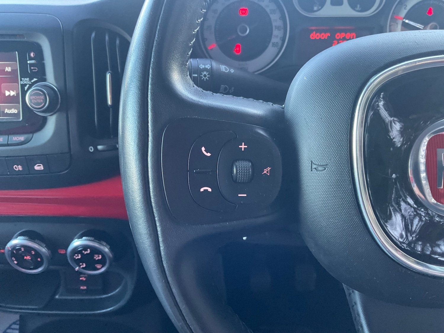 Used Fiat 500L 2014 for sale - 76726129: Photo 14