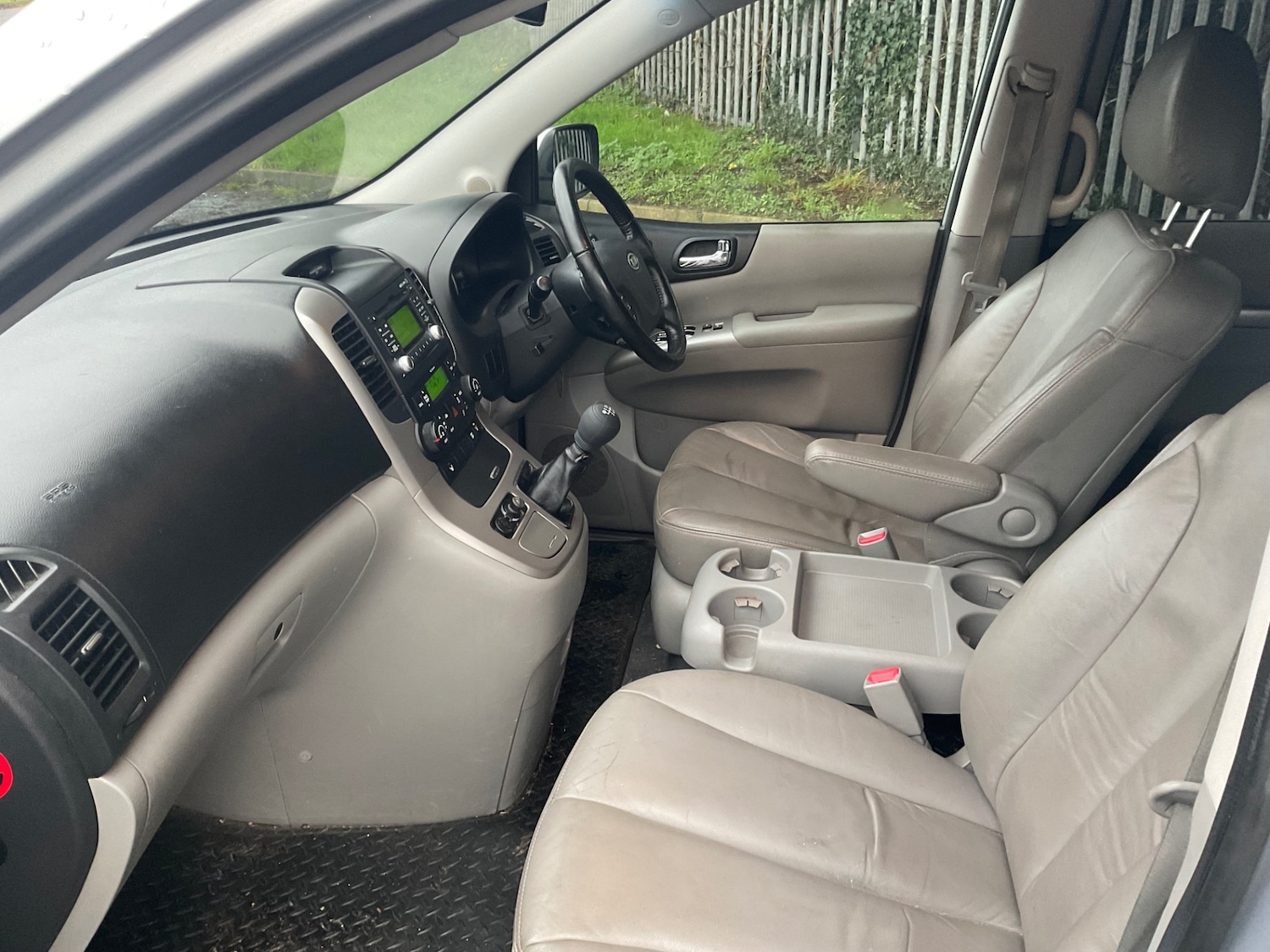 Used Kia Sedona 2010 for sale - 76856201: Photo 11