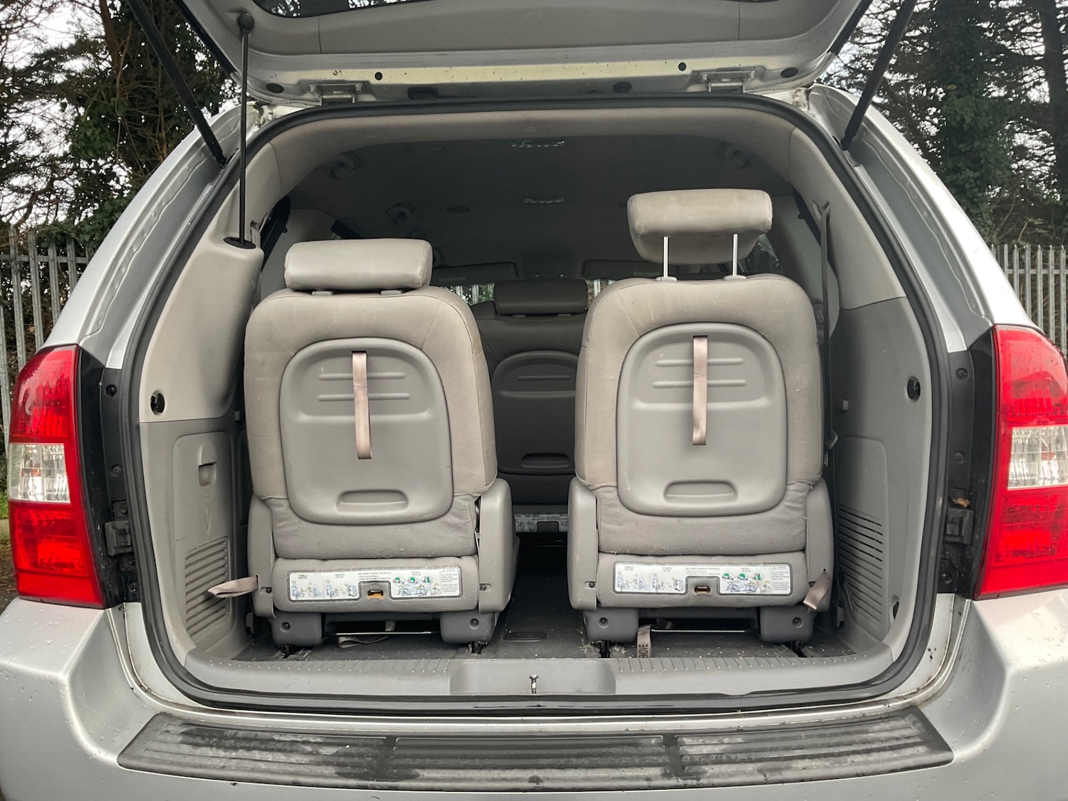 Used Kia Sedona 2010 for sale - 76856201: Photo 14