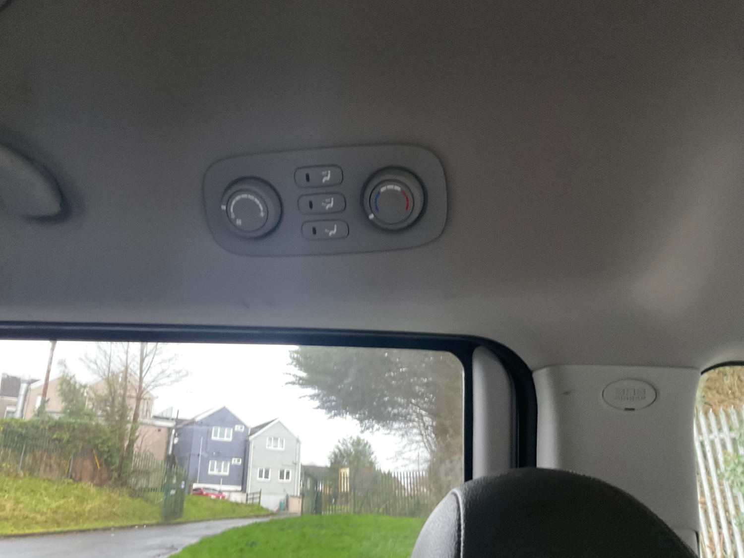 Used Kia Sedona 2010 for sale - 76856201: Photo 17