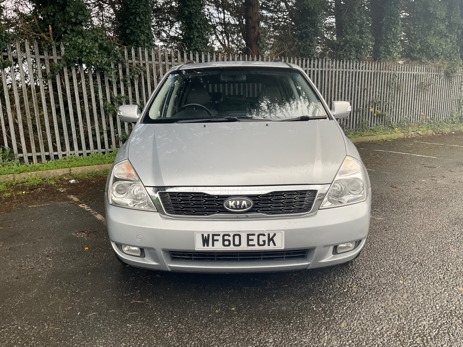 Used Kia Sedona 2010 for sale - 76856201: Photo 2