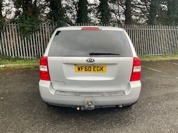 Used Kia Sedona 2010 for sale - 76856201: Photo