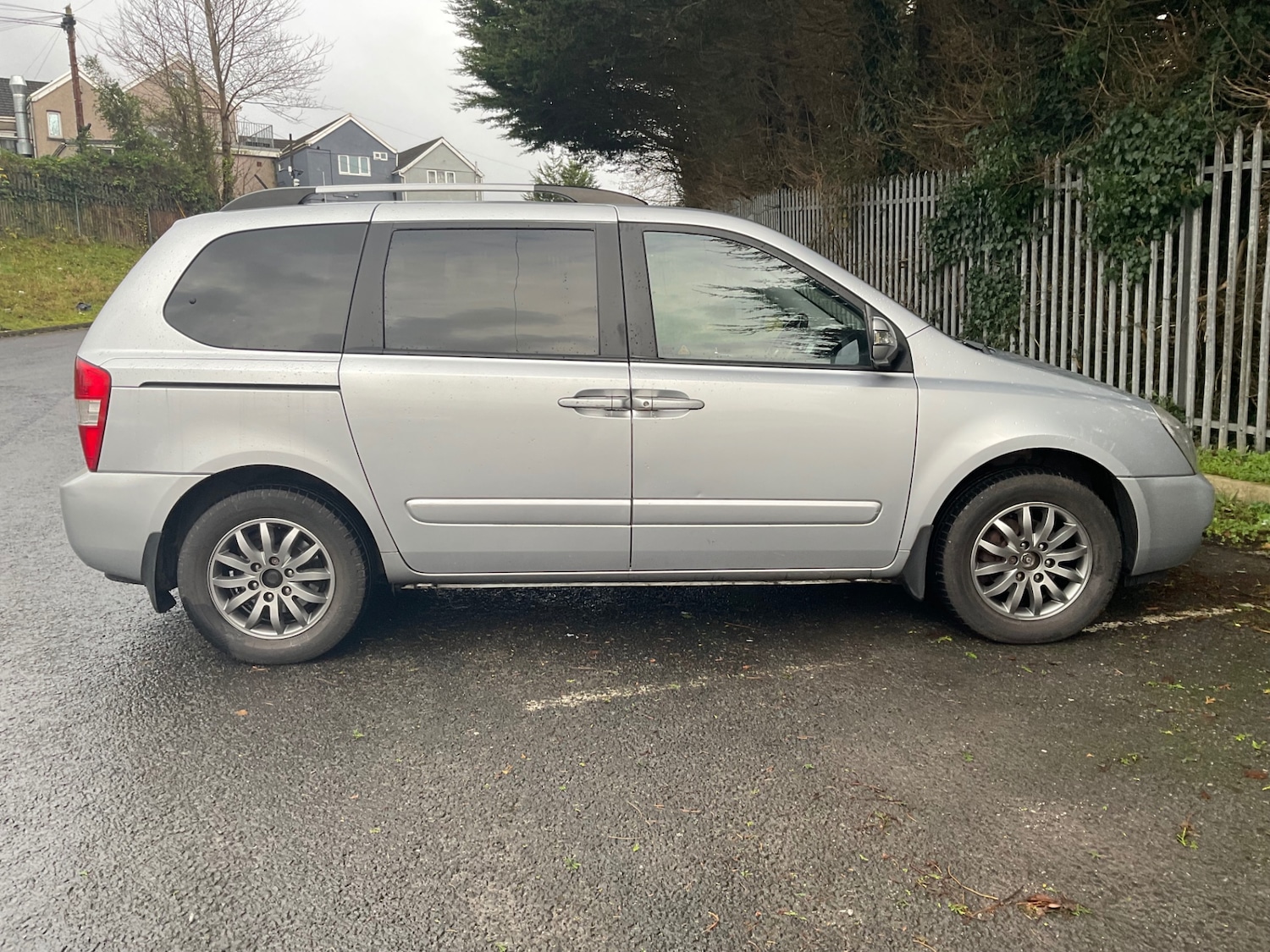 Used Kia Sedona 2010 for sale - 76856201: Photo 5