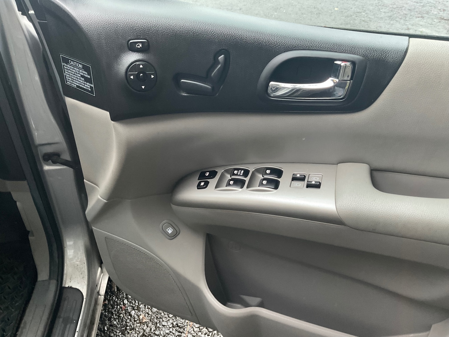 Used Kia Sedona 2010 for sale - 76856201: Photo 8