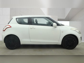 Used Suzuki Swift 2015 for sale - 79190476: Photo