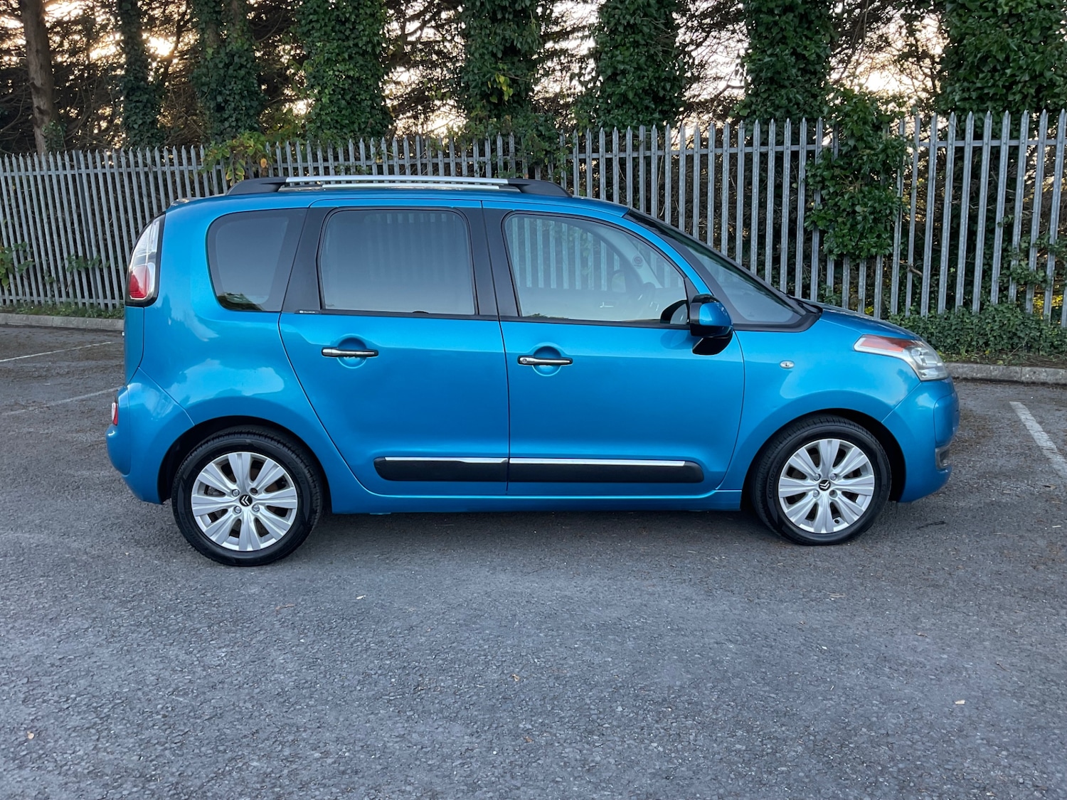 Used Citroen C3 Picasso 2011 for sale - 75979042: Photo 5