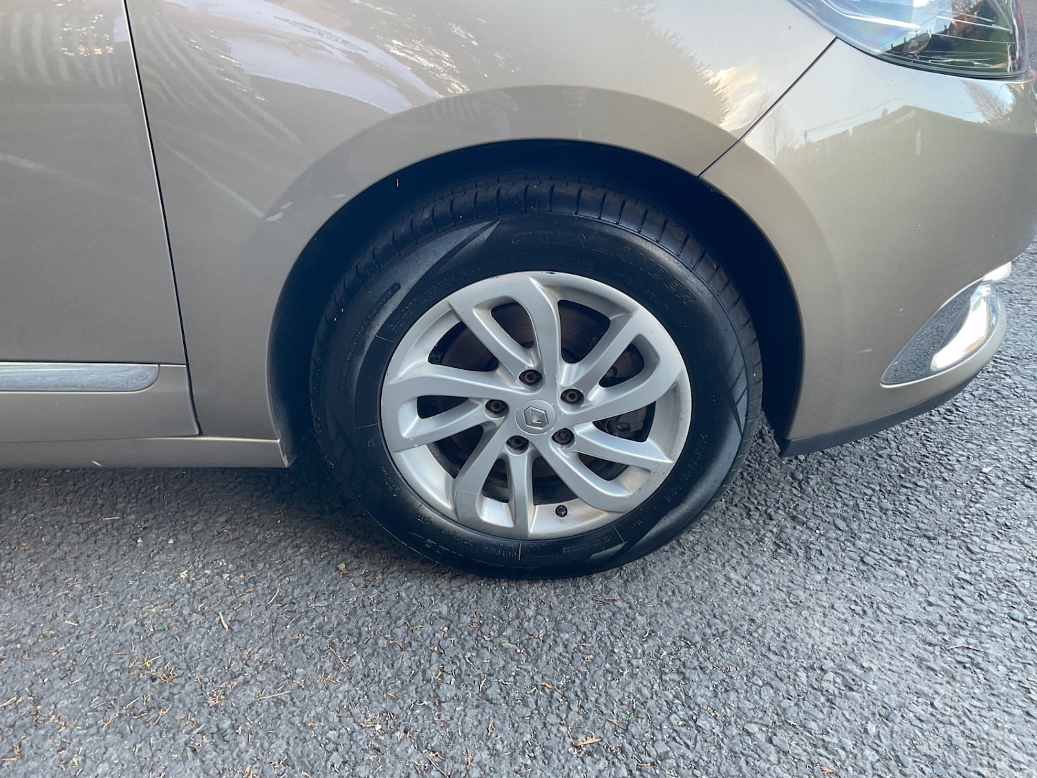 Used Renault Scenic 2015 for sale - 76785379: Photo 12