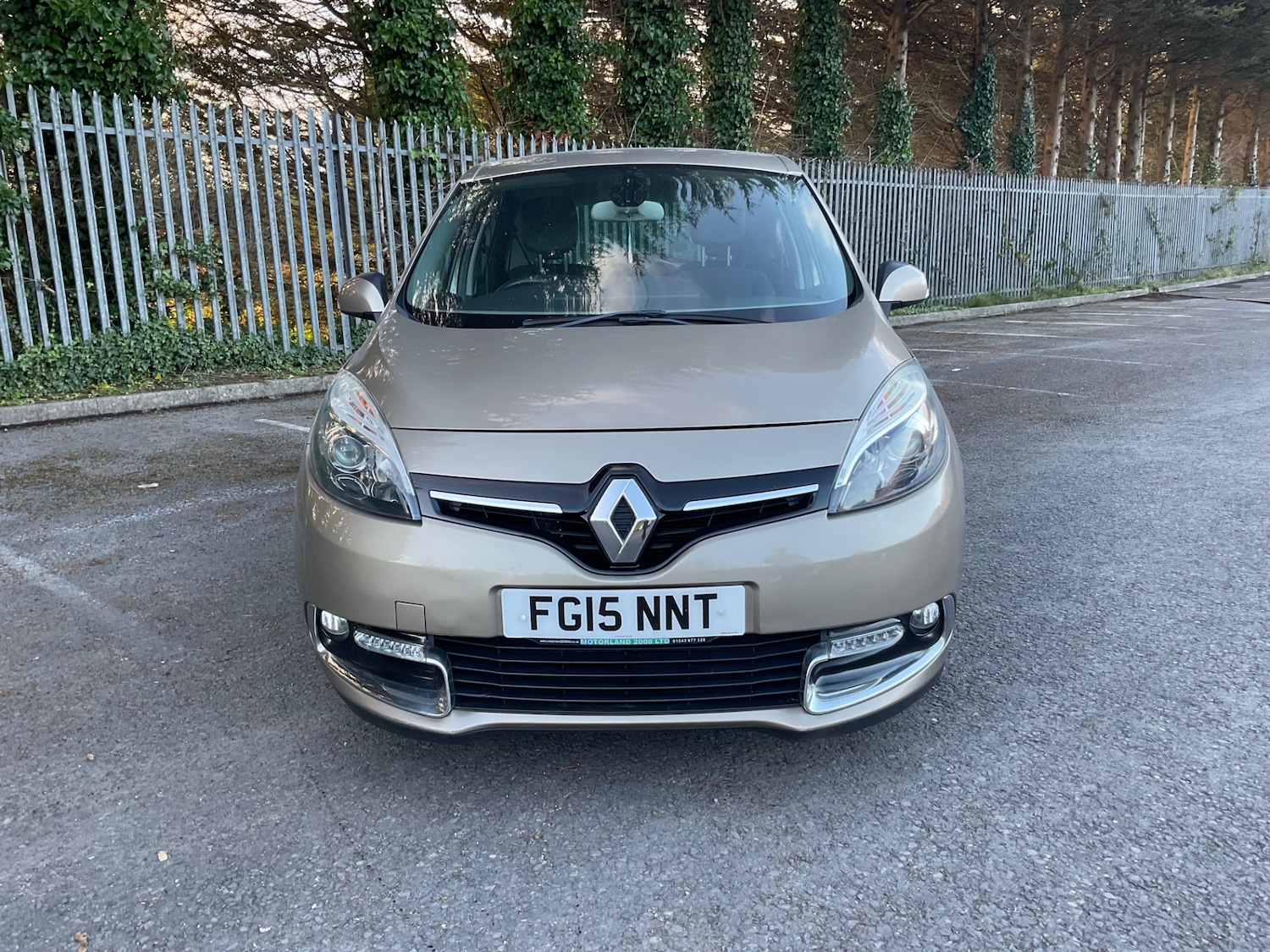 Used Renault Scenic 2015 for sale - 76785379: Photo 2