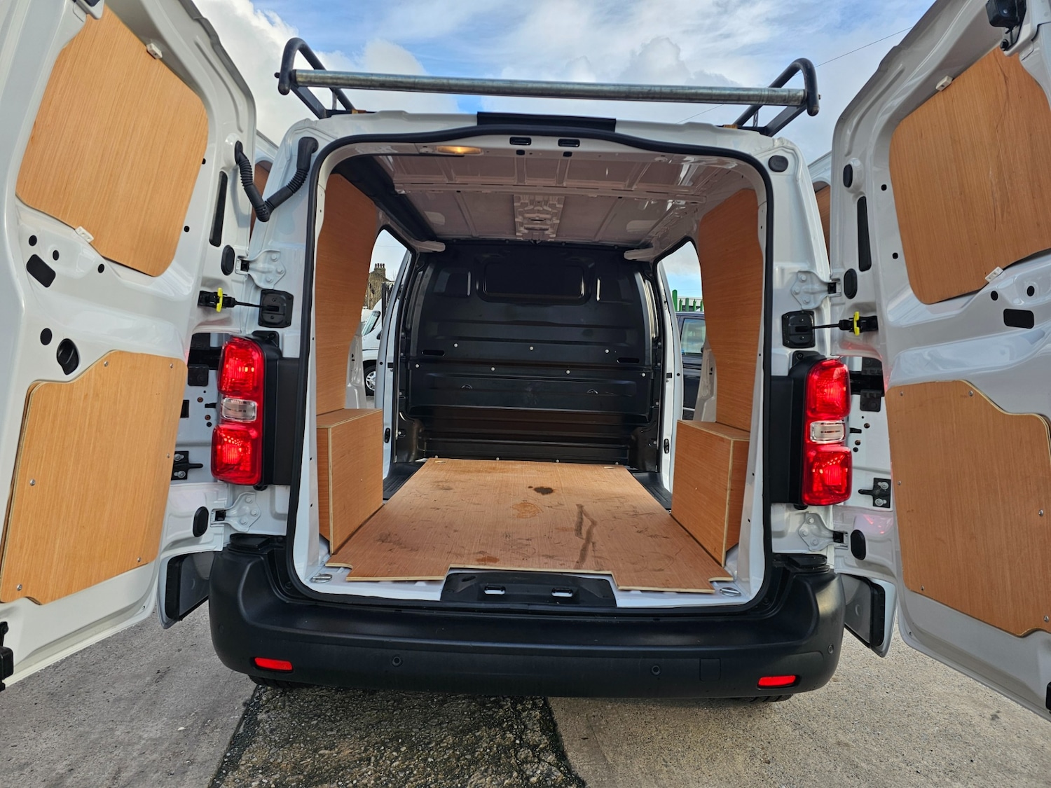 Used Peugeot Expert 2024 for sale - 77398916: Photo 15