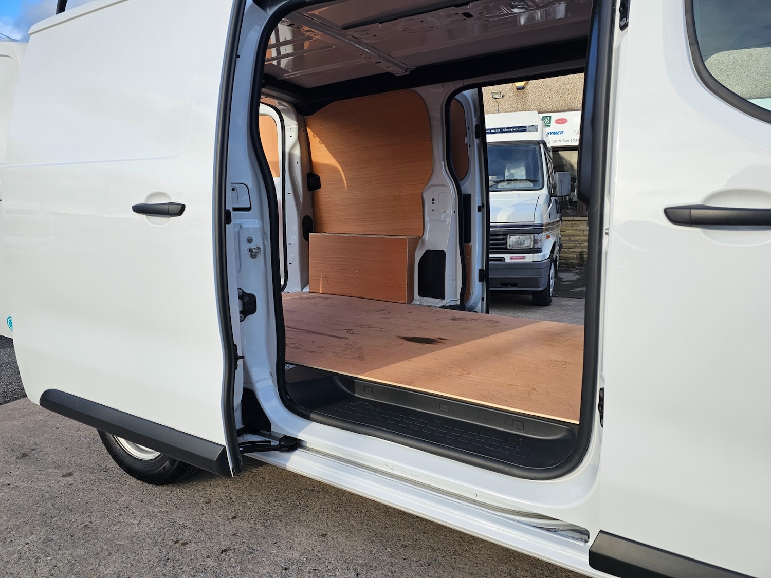 Used Peugeot Expert 2024 for sale - 77398916: Photo 17