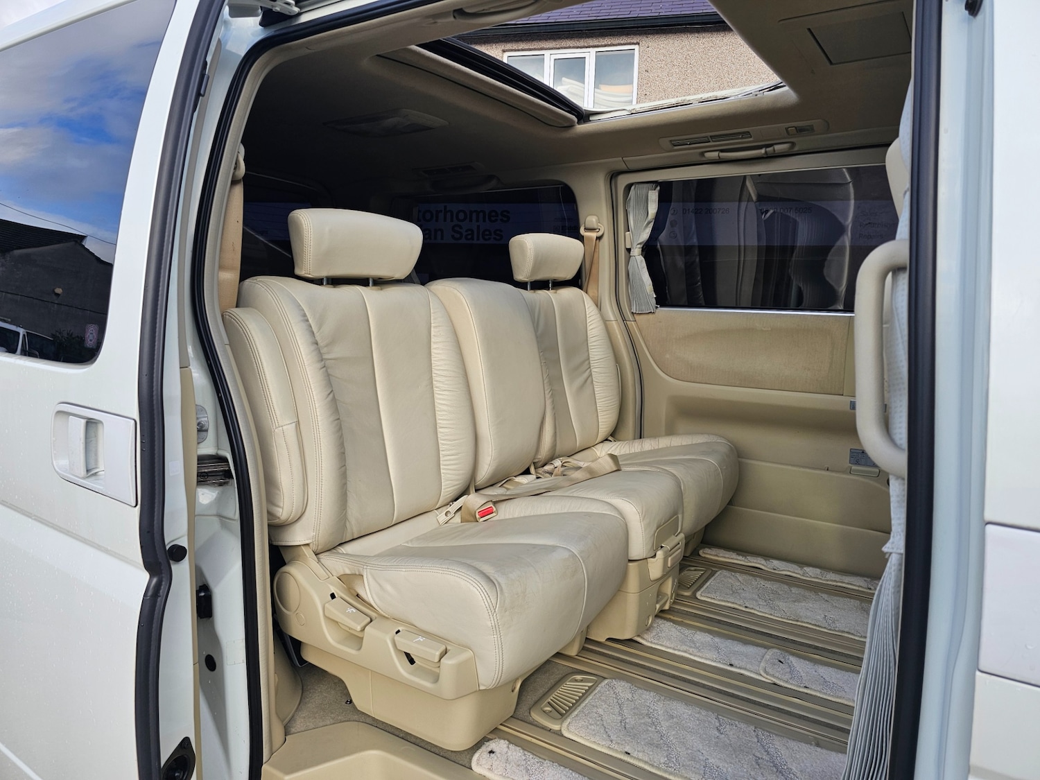 Used Nissan Elgrand 2017 for sale - 76669012: Photo 12