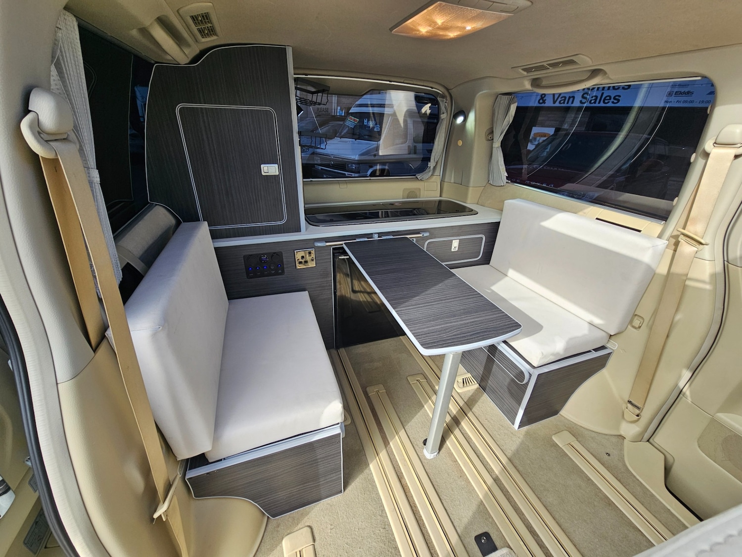 Used Nissan Elgrand 2017 for sale - 76669012: Photo 13