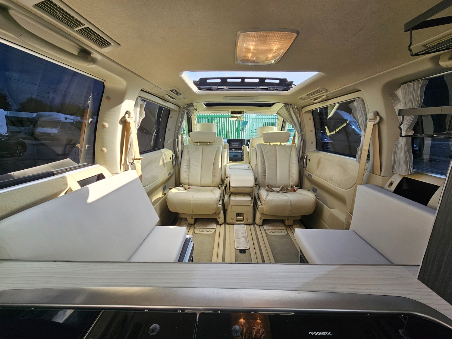 Used Nissan Elgrand 2017 for sale - 76669012: Photo 15