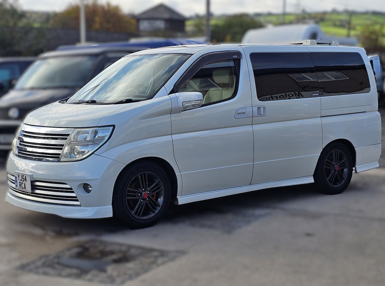Used Nissan Elgrand 2017 for sale - 76669012: Photo 4