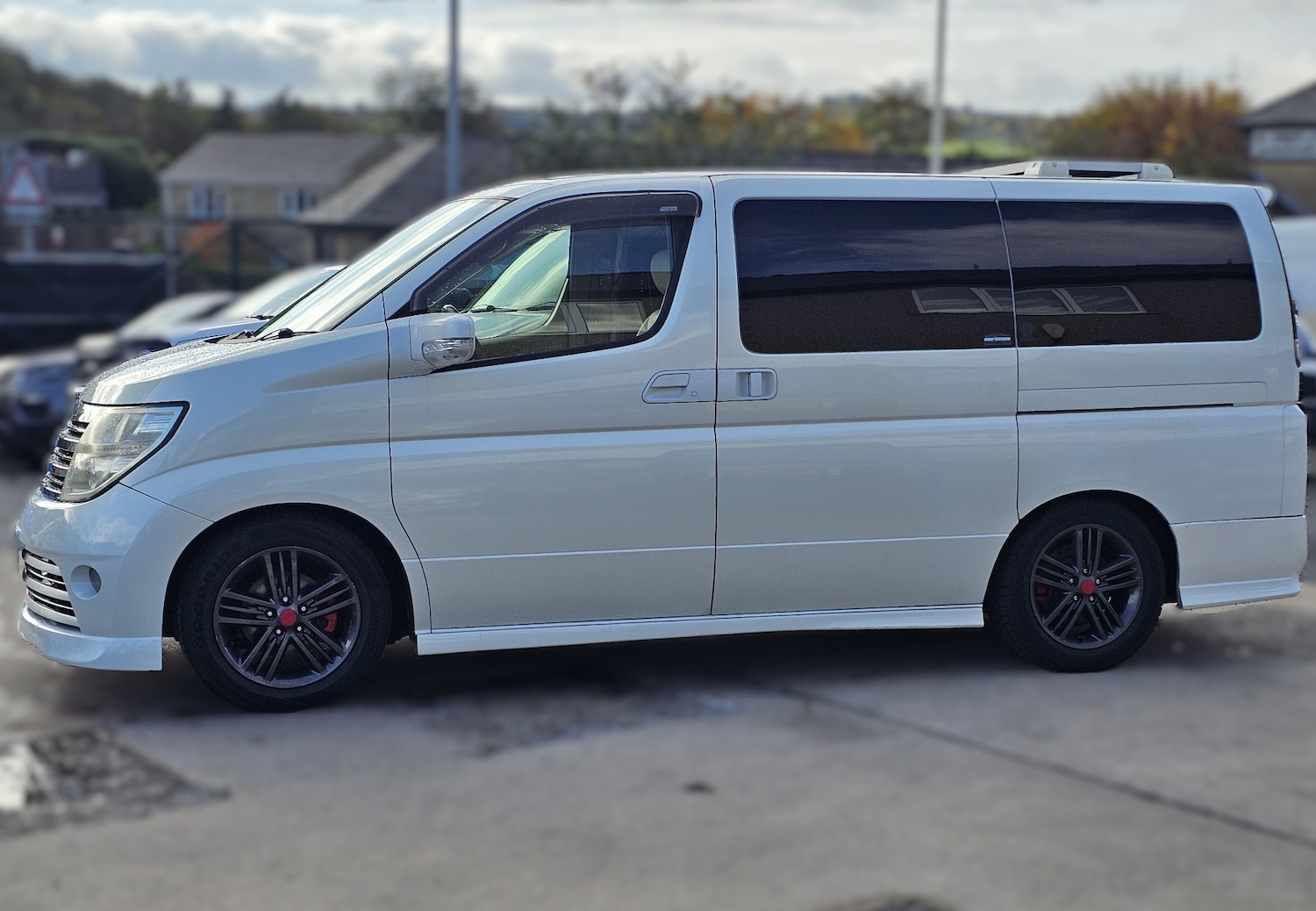 Used Nissan Elgrand 2017 for sale - 76669012: Photo 5