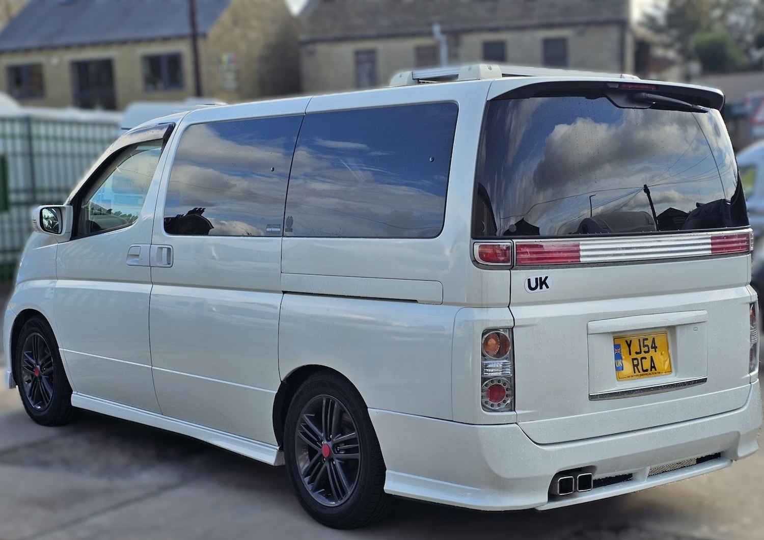 Used Nissan Elgrand 2017 for sale - 76669012: Photo 6