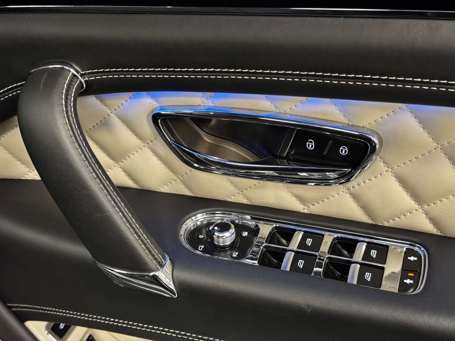 Used Bentley Bentayga 2019 for sale - 77314241: Photo 28