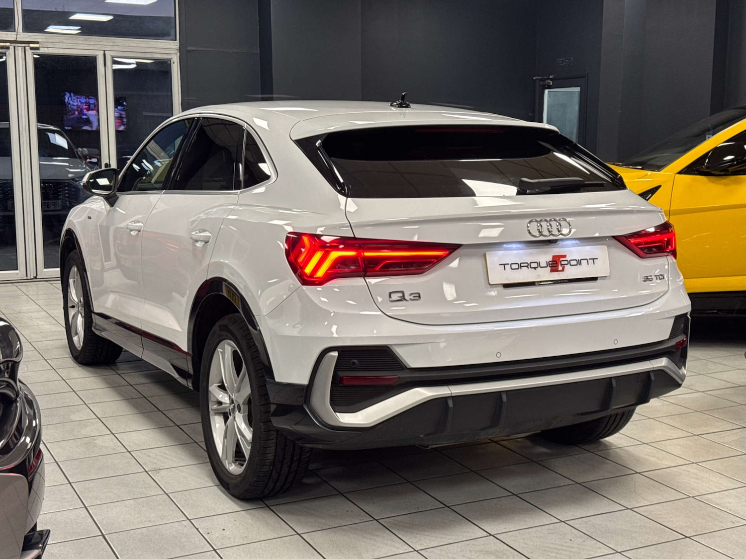 Used Audi Q3 2019 for sale - 76642911: Photo 3