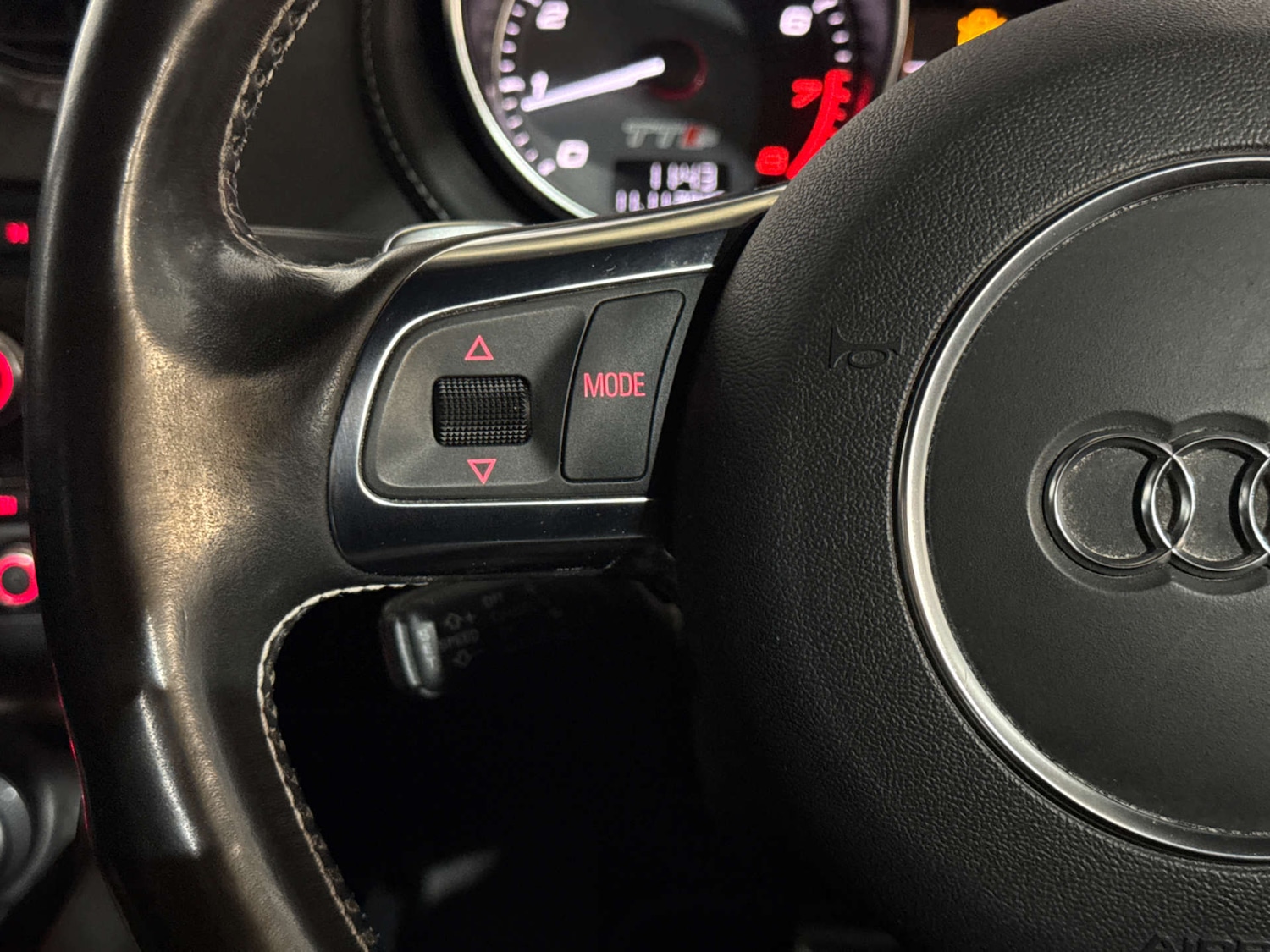 Used Audi TT 2011 for sale - 76542283: Photo 24