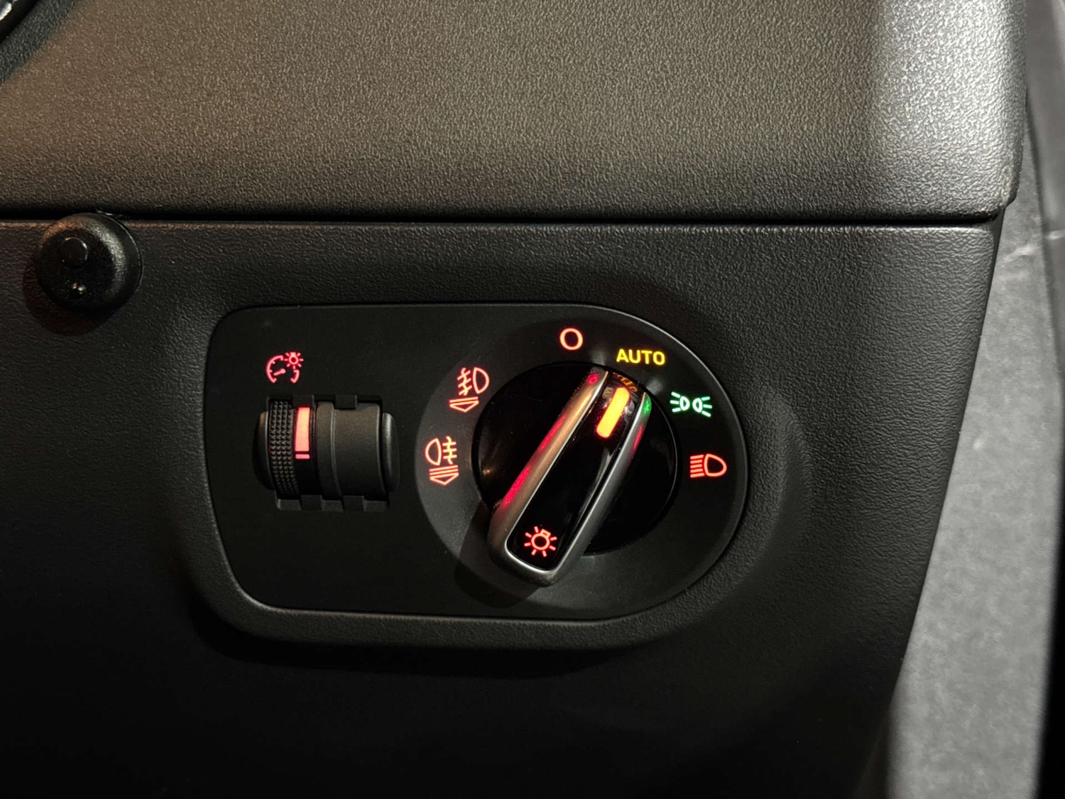 Used Audi TT 2011 for sale - 76542283: Photo 27