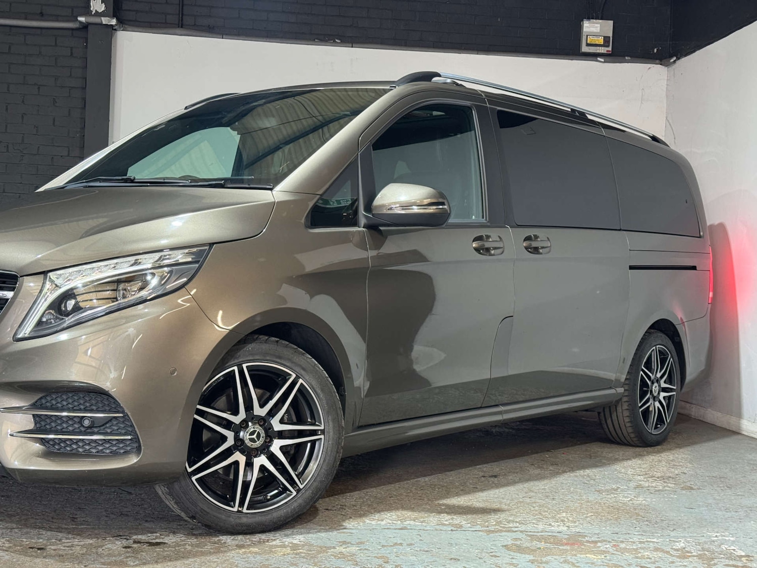 Used Mercedes-Benz V-Class 2018 for sale - 76038498: Photo 10