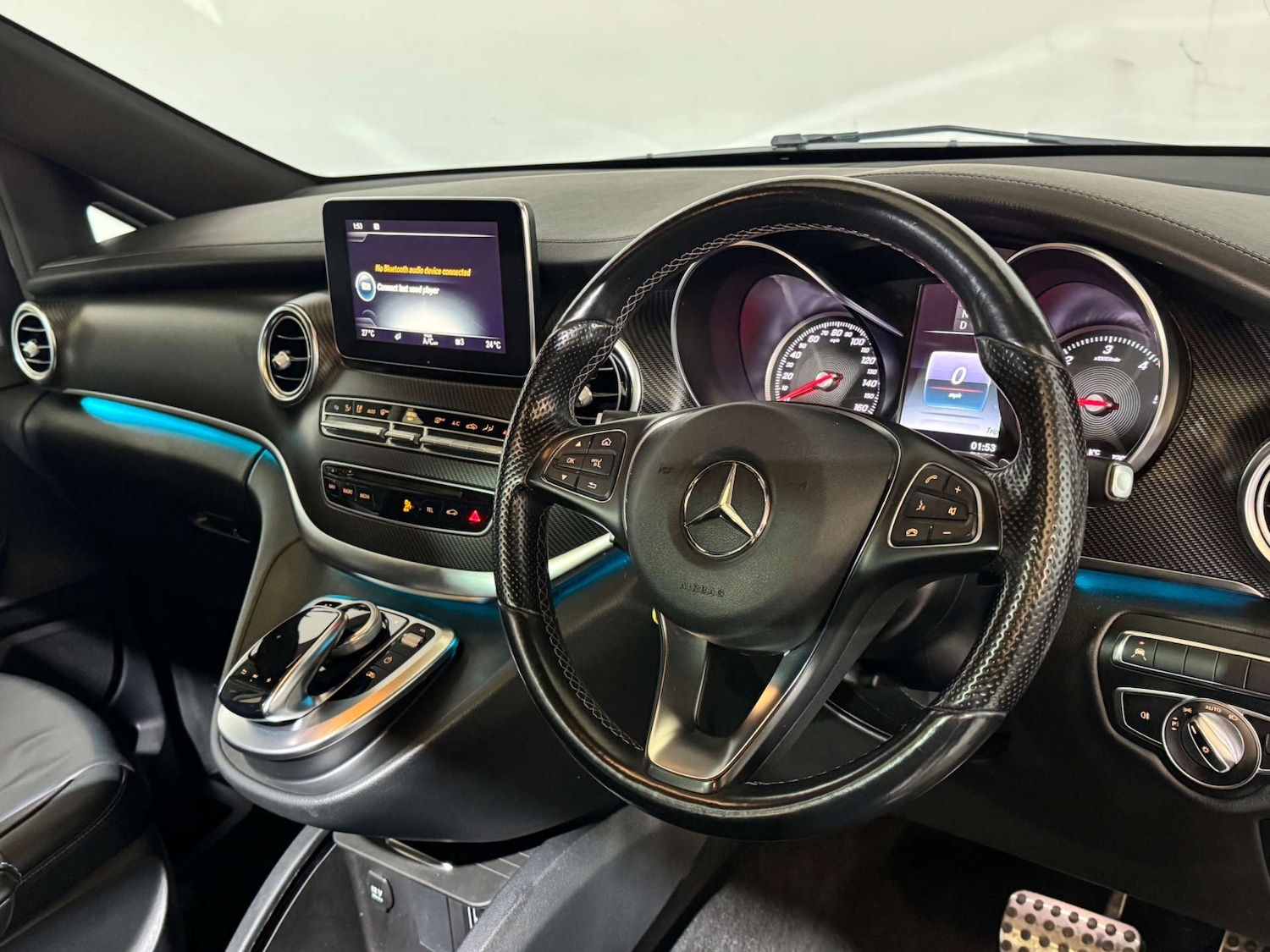 Used Mercedes-Benz V-Class 2018 for sale - 76038498: Photo 2