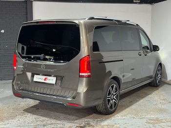 Used Mercedes-Benz V-Class 2018 for sale - 76038498: Photo
