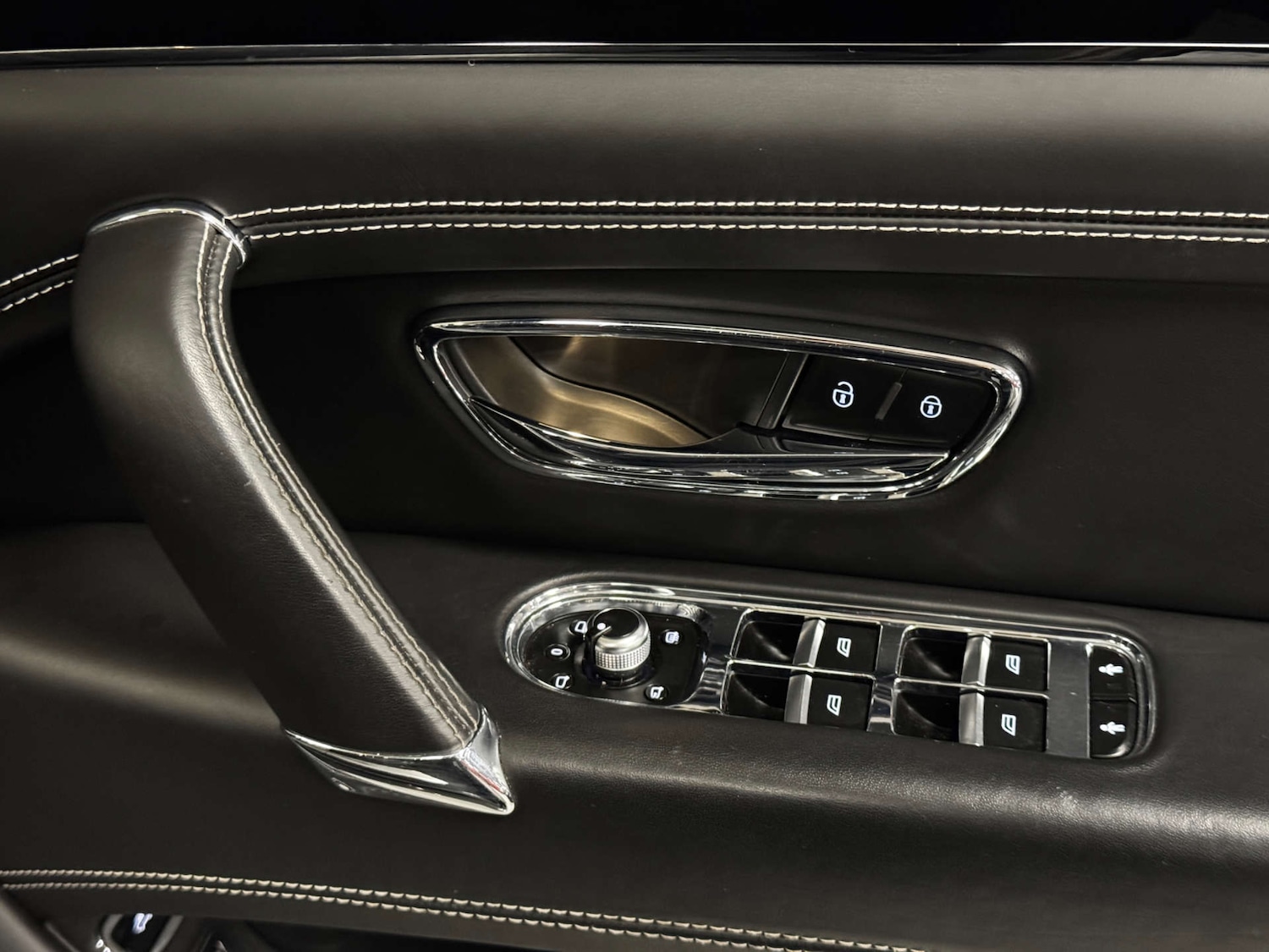 Used Bentley Bentayga 2017 for sale - 77201573: Photo 30